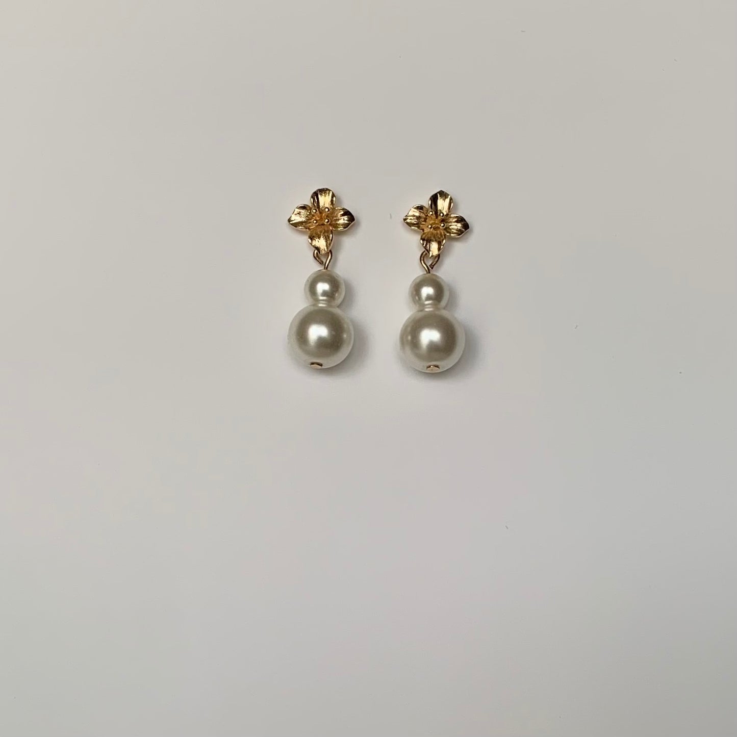 Ivy - Double Pearl floral post drop earrings