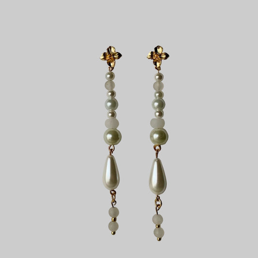 Pair of Gold flower earrings with Pearl and White Jade 