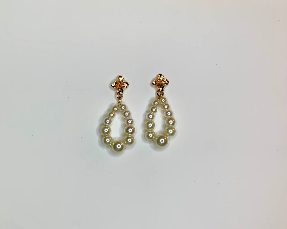 Teardrop floral earrings 